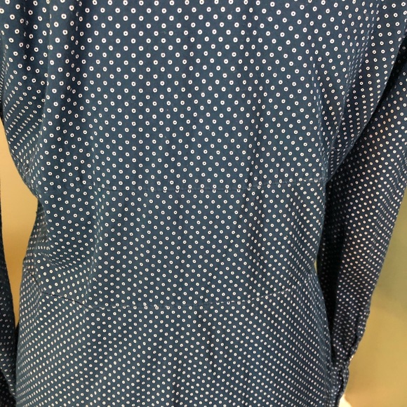 New York and Co long-sleeves button front - Picture 2 of 8